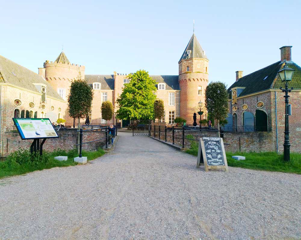 Im Kasteel Weshove ist eine Jugendherberge