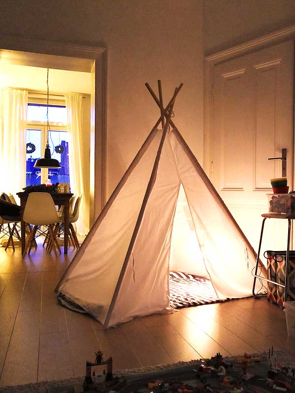 Tipi Zelt im Wohnzimmer